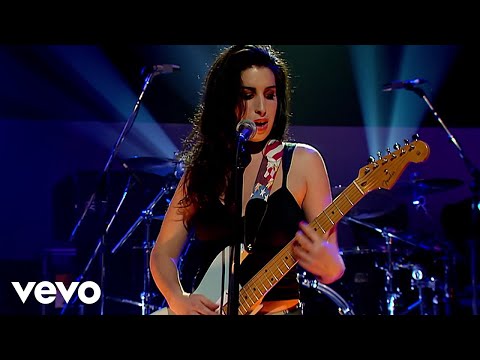 Amy Winehouse – Stronger Than Me (Live On Later… With Jools Holland / 2003)