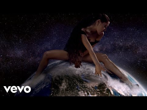Ariana Grande – God is a woman (Official Video)
